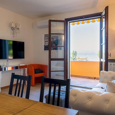 Апартаменти La Casa Sul Porto - Italian Homing Сірміоне Екстер'єр фото