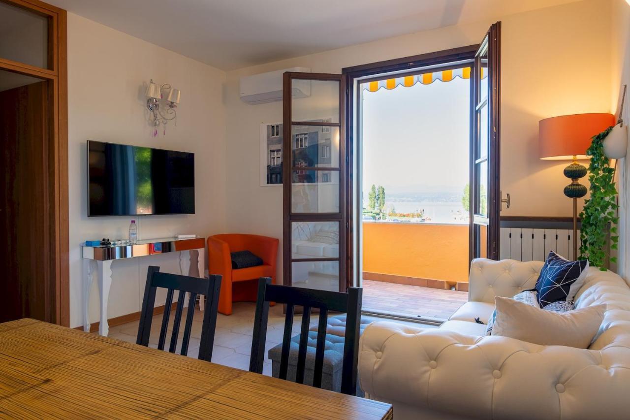 Апартаменти La Casa Sul Porto - Italian Homing Сірміоне Екстер'єр фото