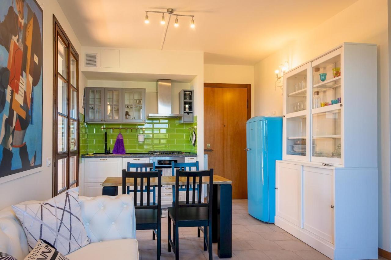 Апартаменти La Casa Sul Porto - Italian Homing Сірміоне Екстер'єр фото