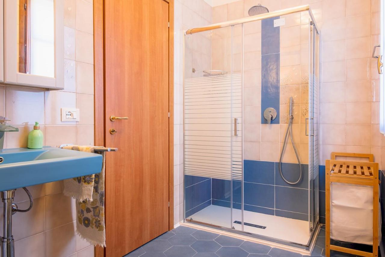 Апартаменти La Casa Sul Porto - Italian Homing Сірміоне Екстер'єр фото