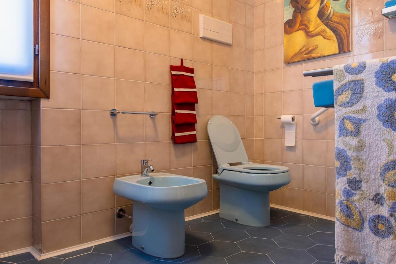 Апартаменти La Casa Sul Porto - Italian Homing Сірміоне Екстер'єр фото